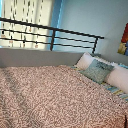Loft Condo Beside Shangri-La Fort Manila Exteriér fotografie