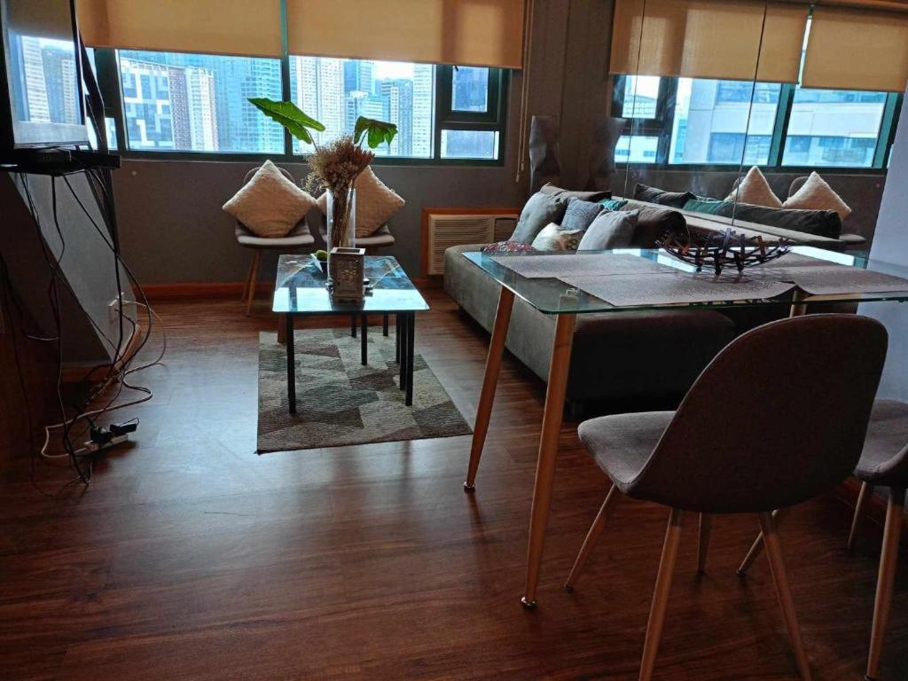 Loft Condo Beside Shangri-La Fort Manila Exteriér fotografie